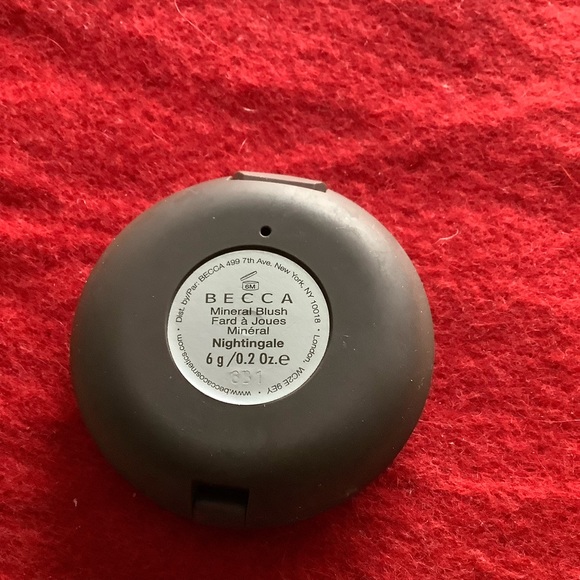 EUC Becca full sized Mineral Powder blush, Nightingale - Picture 2 of 3